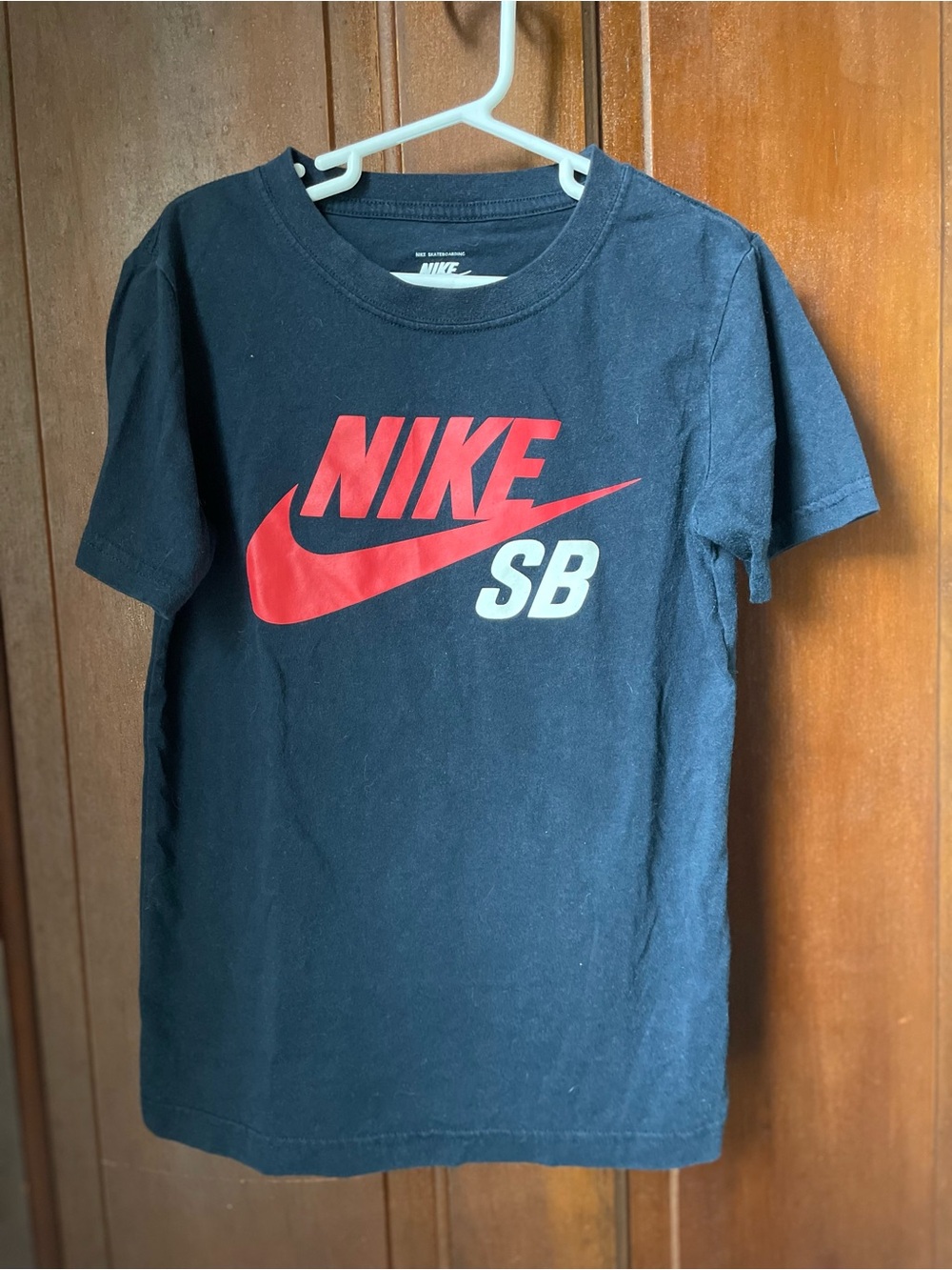 Nike SB boys small short sleeve shirt